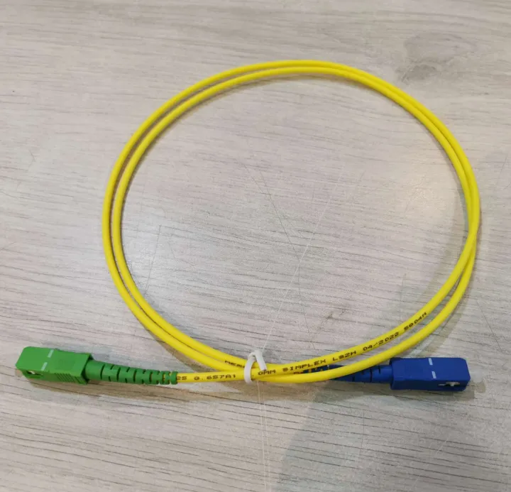 Fiber%20patchcord%20SC/APC%20-SC/UPC%201%20meter%20length/%20FTTH%20yellow%20cable%20-%20Image%207