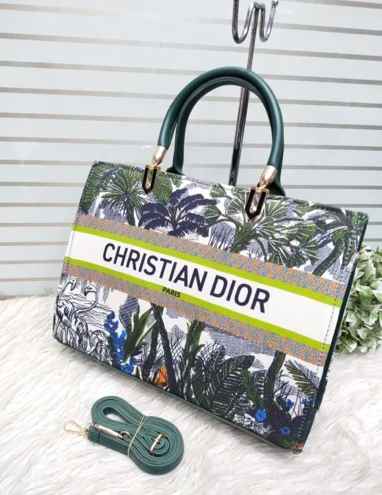 Christian%20Dior%20Trendy%20Handbags%20for%20Women%20-%20Designer%20Shoulder%20&%20Crossbody%20Bags%20-%20Image%204