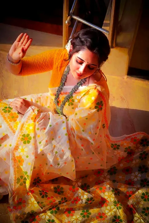 Top%20Rated%20Trendy%20Style%20Tangail%20Halfsilk%20Screen%20Print%20Print%20Saree%20For%20Women%20-%20Image%206