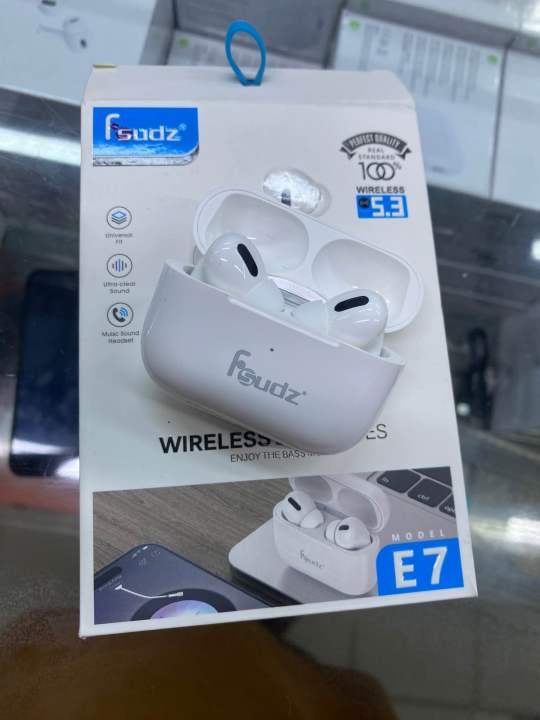 Fsudz%20E7%20Wireless%20Earphones%20Enjoy%20The%20Bass%20Music%20-%20Image%203