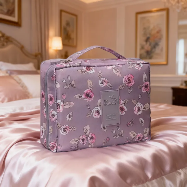Travel%20Makeup%20Bag%20-%20Large%20Cosmetic%20Organizer%20Case%20for%20Women%20and%20Girls%20-%20Light%20Purple%20AOP%20Design%20-%20Image%204