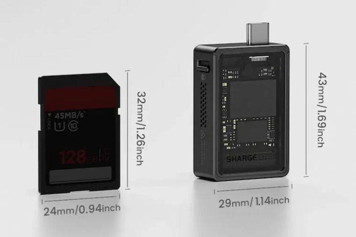 SHARGE%20Disk%20M.2%20NVMe%20SSD%20Enclosure%20With%20Active%20Cooling%20Fan(18%20months%20replacement%20warranty)%20-%20Image%204