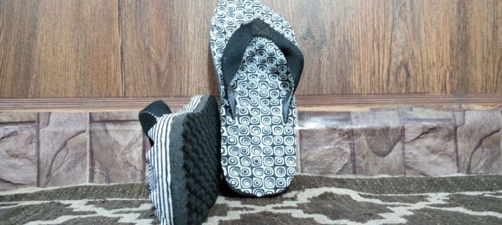 Slippers%20by%20Cresceent%20Shoe%20at%20(30%25%20off%20)%20in%20every%20colour%20size%206%20to%2010%20-%20Image%203