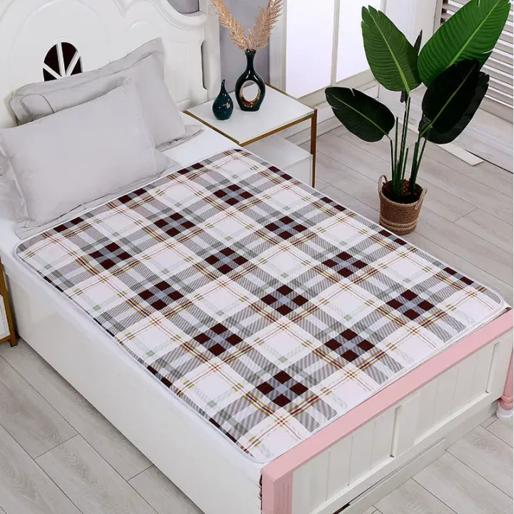 Oversized%20Urine%20Separator%20Pad,%20Soft%20and%20Skin-friendly%20Adult%20Urine%20Pad,%20Reusable%20Isolation%20Pad,%20Washable%20Leak-Proof%20Pad,%20Pet%20Pad%20-%20Image%202