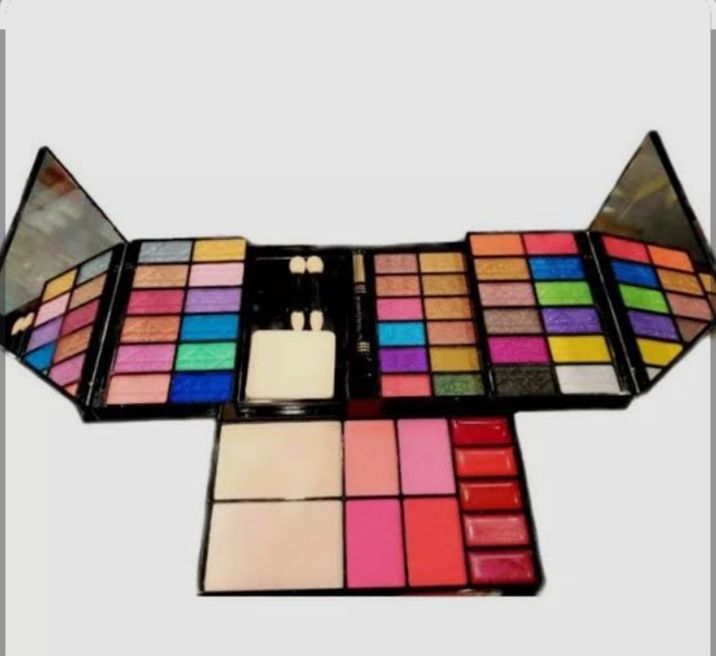 All-in-One Professional Makeup Kit – 80+ Colors | Eyeshadow, Blush, Lip ...
