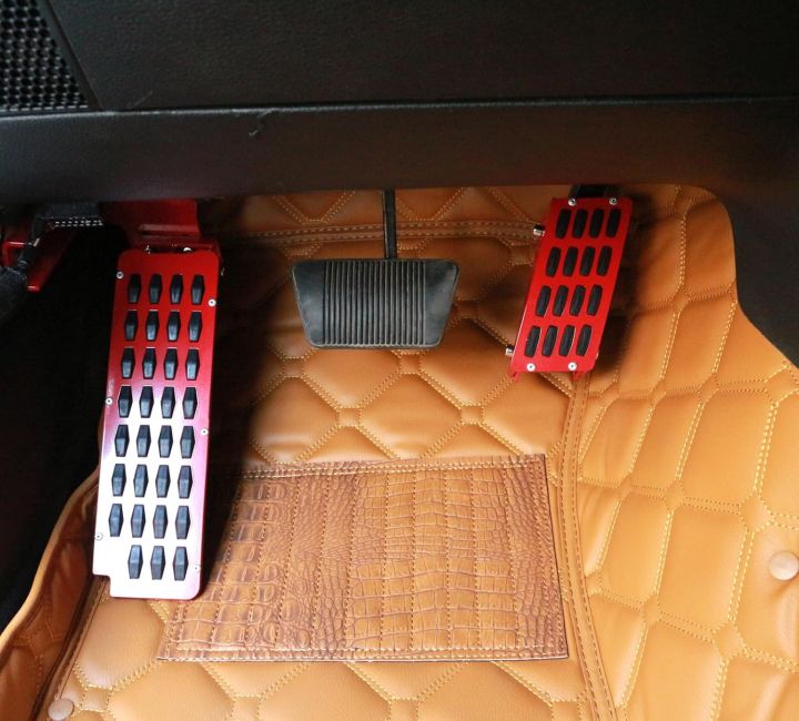 Red%20CNC%20Aluminum%20Adjustable%20Gas%20Pedal%20Extender%20for%20Jeep%20Wrangler%20JK/JKU%202007-2018%20%E2%80%93%20Anti-Slip%20Foot%20Rest%20Upgrade%20-%20Image%206