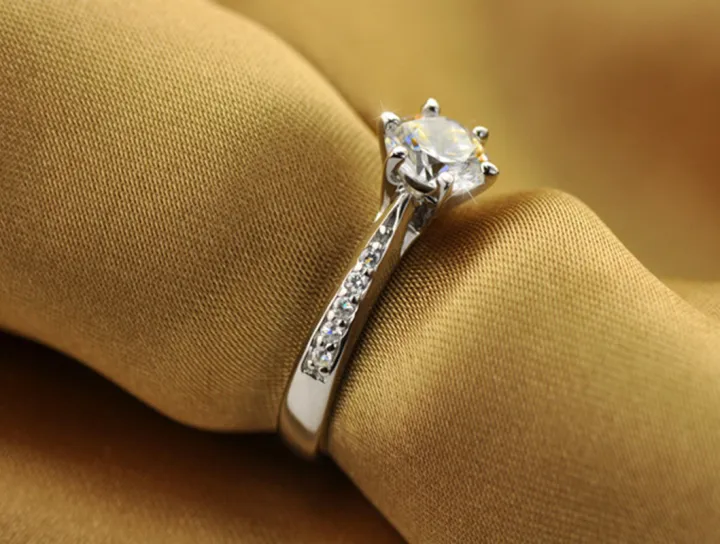 Luxury%20925%20Sterling%20Silver%20Classic%20Ring%20for%20Women%20Six%20claw%20jewelry%20simple%2070ct%20diamond%20ring%20imitation%20diamond%20women's%20ring%20-%20Image%202