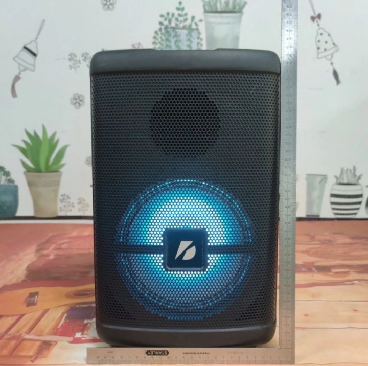 KTS%201279%20Portable%20Speaker%20with%20Mic%20-%20Image%202