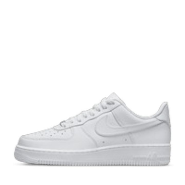 triple%20white%20sneakers%20for%20men%20and%20women%20n.i.k.e%20-%20Image%206