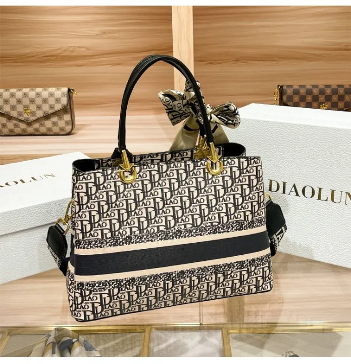 Chen%20Diaolun%20Handbag%20-%20Image%207