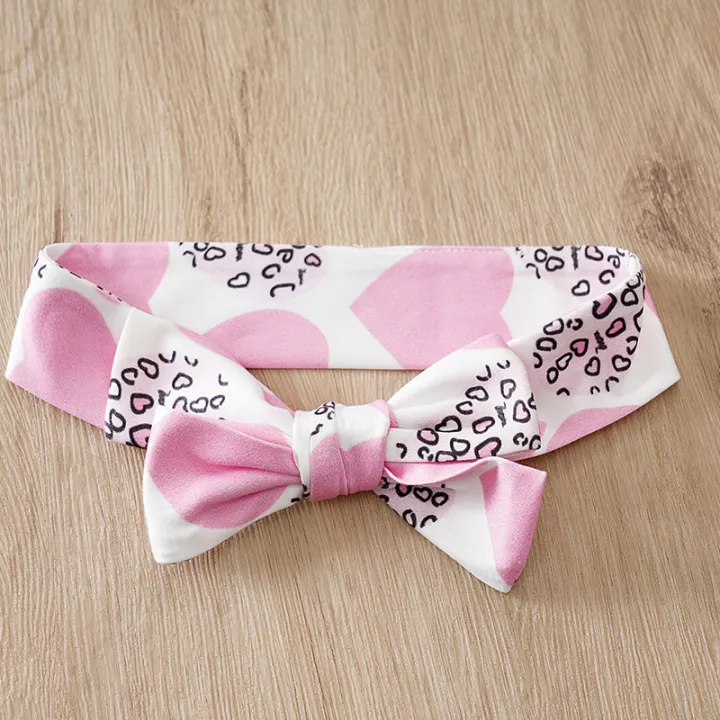 Mother's%20Day%20Themed%20Baby%20Short-Sleeved%203-Piece%20Set%20for%20Girls%20(0-18%20Months),%20Pink%20Hearts%20and%20Bow%20Design%20-%20Image%206