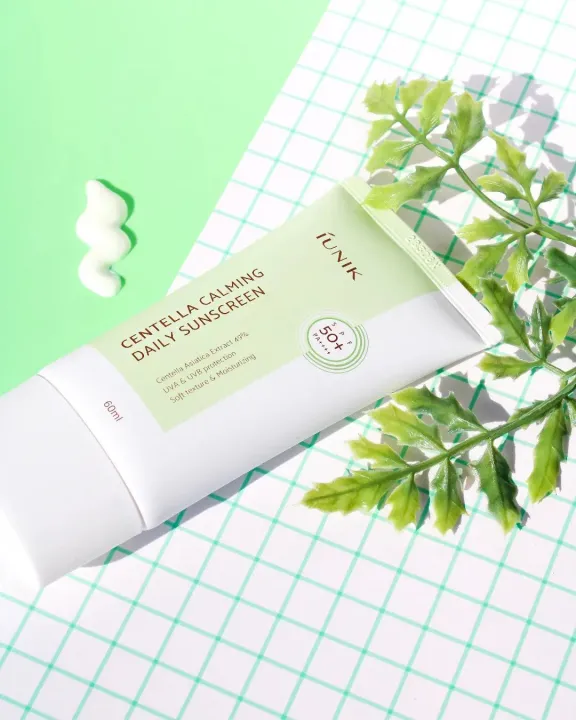 Iunik%20Centella%20Calming%20Daily%20Sunscreen%2060ml%20-%20Image%205