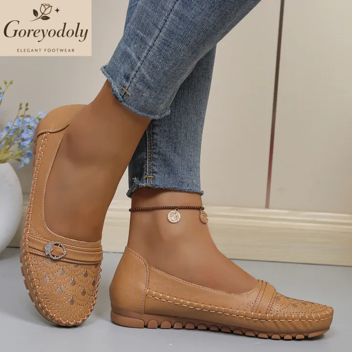 goreyodoly%20Women%20Comfortable%20Slip-On%20Loafers,%20Lightweight%20Breathable%20Wide%20Fit%20Flats%20with%20Embroidery%20&%20Rhinestone%20Buckle%20-%20Image%206