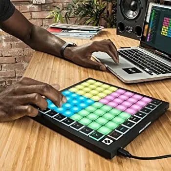 Novation%20Launchpad%20X%20Grid%20Controller%20for%20Ableton%20Live%20-%20Image%202