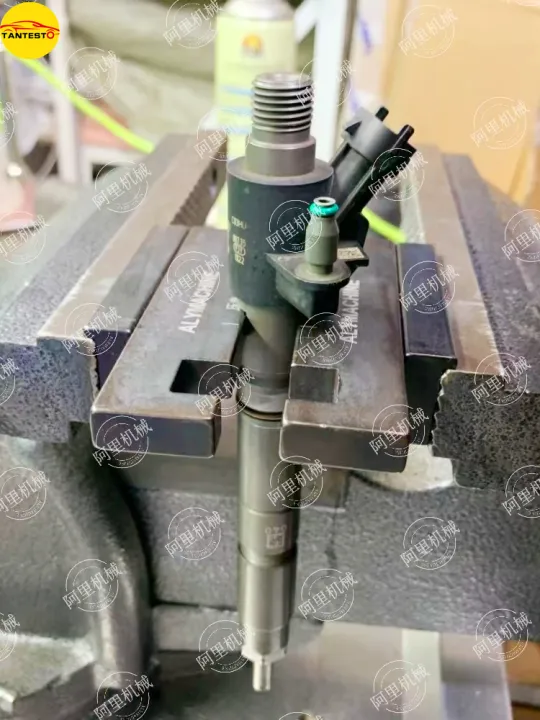CRIN%20Piezo%20Injector%20Magnetic%20Fixture%20Clamp%20Repair%20Tool%20for%20BOSCH%20DENSO%20DELPHI%20CAT%20SIMENS%20CUMMINS%20-%20Image%207