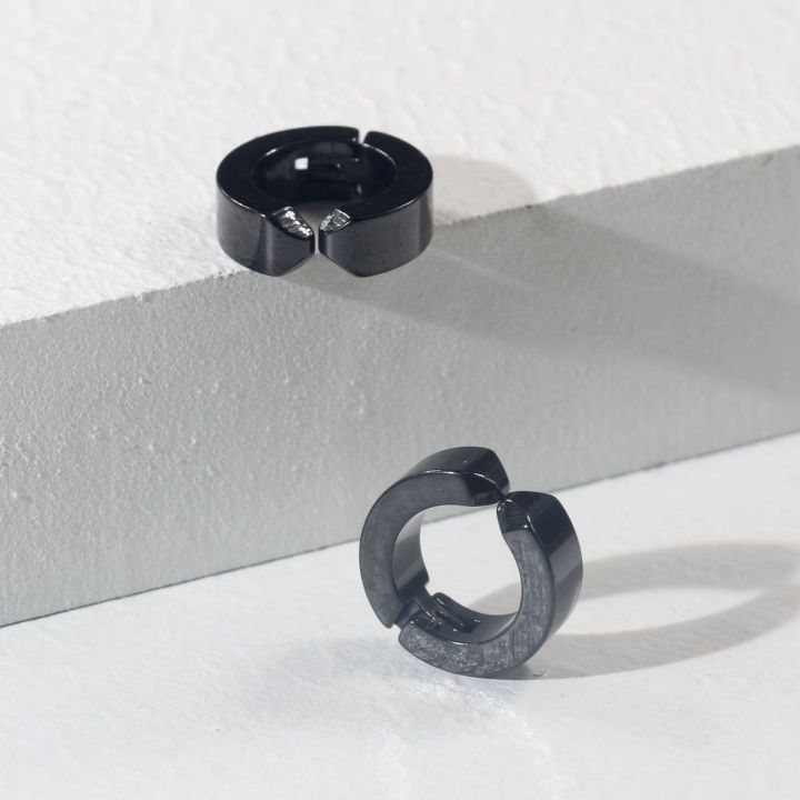 1 pair Minimalistic Black Round Cuff Clip Ear Non-Pierced Hoop Earrings