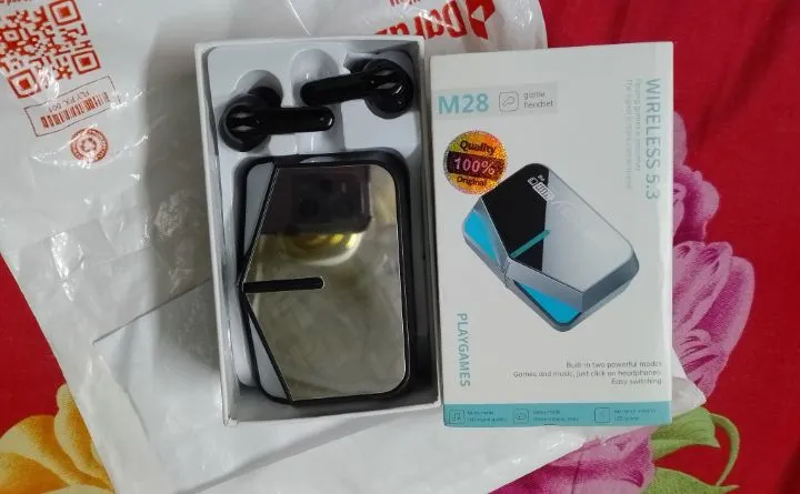 M28%20TWS%20Original%20Premium%20quality%205.1%20Wireless%20Gaming%20Earbuds%20-%20Image%203