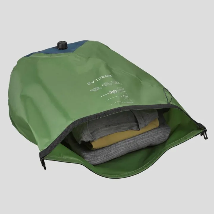 Forclaz%2020%20liter%20trekking%20waterproof%20compression%20bag%20cover%20-%2020%20litres%20for%20clothes,%20breathable,%20easy%20to%20carry.%20-%20Image%204