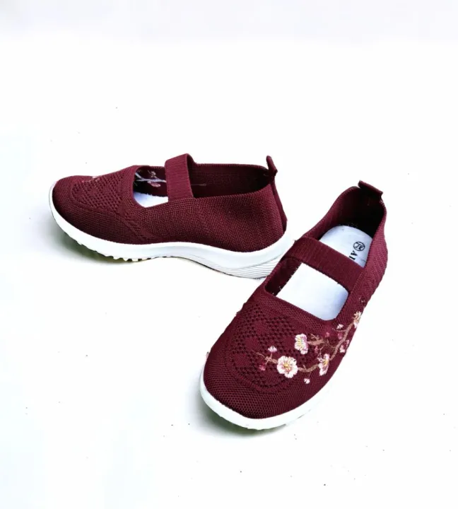 Women%20breathable%20cloth%20shoe%20soft%20stylish%20and%20flexible%20shoe%20for%20girls%20-%20Image%203