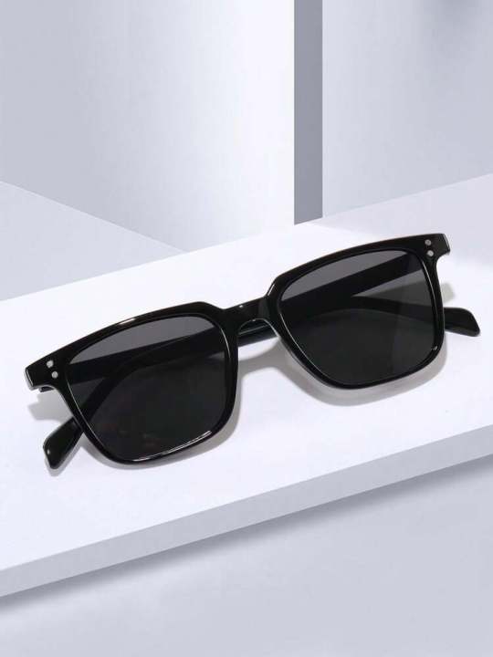 Men%E2%80%99s%20Black%20Sunglasses%20%E2%80%93%20Trendy,%20Perfect%20for%20Party,%20Travel%20&%20Driving%20-%20Image%204