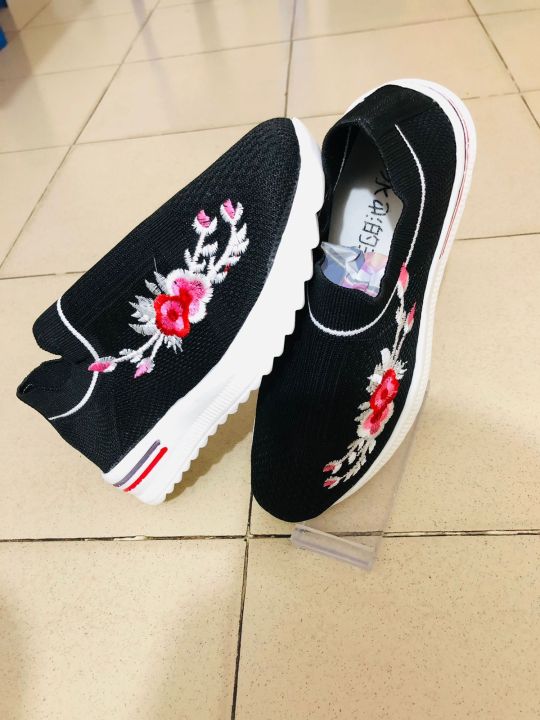 Womens%20Regular%20Use%20Fashionable%20Ladies%20and%20Girls%20Sneakers%20%7C%20Girls%20Sneakers%20-%20Image%204