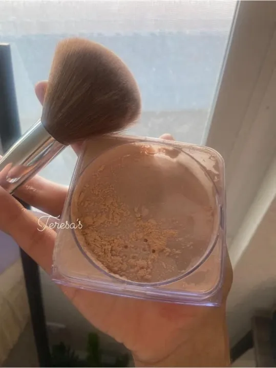 Arty%20Translucent%20Loose%20Powder,%20Fine,%20Smooth,%20Soft%20&%20Airy%20Particles%20%20*Natural,%20Light%20Coverage%20*15g%20-%20Image%2010