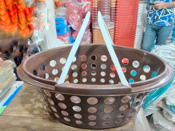 Premium%20Quality%20plastic%20Shopping%20Basket%20-%20Image%204