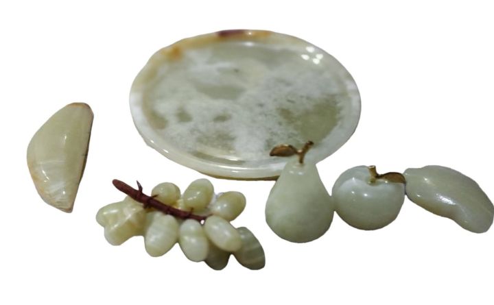 Marble%20Fruit%20Tray%20Set,%20Hand%20Crafted%20Decorative%20Onyx%20Round%20and%20Leaf%20Shape%20Tray%20with%20Marble%20fruits%20Grape%20Apple%20Banana%20and%20Pear%20-%20Image%205