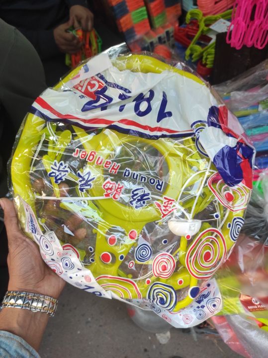 Stylish%20and%20New%20round%20hanger%20-%201%20piece%20-%20cloth%20hanger%20-%20Image%205