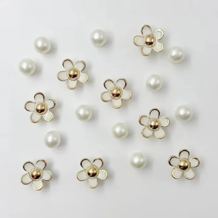 3D%20Cute%20Daisies%20Pearl%20Set%20Shoe%20Charms%20Accessories%20for%20Slide%20Sandals%20DIY%20Clogs%20Decoration%20Shoe%20Buckle%20Pins%20Shoe%20Decoration%20%20-%20Image%202