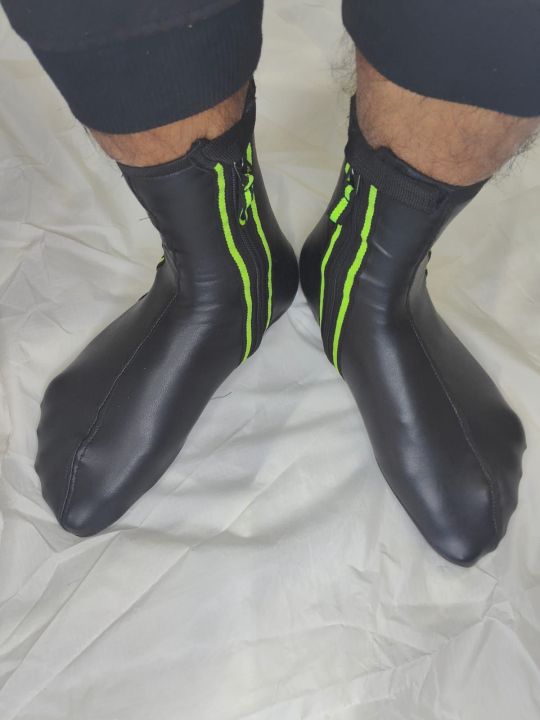 Black Color artifhasiyal Leather Zipper socks for Men
 women