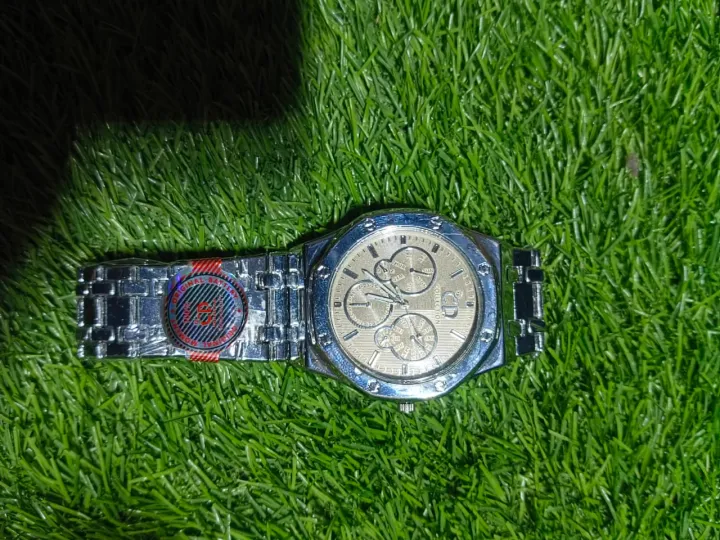 CD%20Collection%20Stylish%20Silver%20Tone%20Metal%20Band%20Chronograph%20Watch%20-%20Image%205