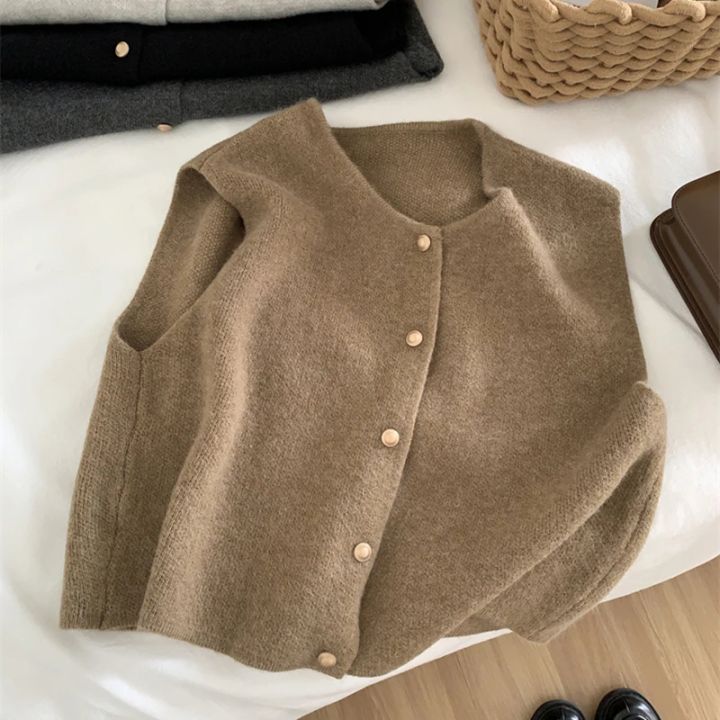 Women%20Sweater%20Vest%20Gold%20Button%20Up%20Waistcoat%20Soft%20Knitted%20Sleeveless%20Cardigan%20Jacket%20Top%20Fall%20Winter%20Korean%20Ladies%20Chic%20Outfit%20-%20Image%204