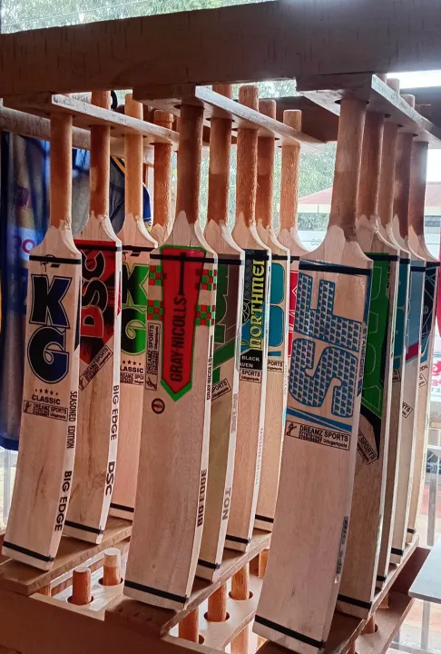 Tournament%20quality%20Softball%20cricket%20bat%20Free%20Bat%20grip%20-%20Image%202