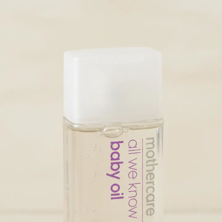 Mother%20Care%20Baby%20Oil%20300%20ml%20-%20Image%203