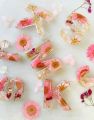 Resin flower keyring/ floral keyring/ keychain/ letter keyring/ gifts / keyring with tassel / keychain with tassel/ keyring. 
