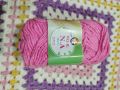 NA wool yarn (4 pcs). 