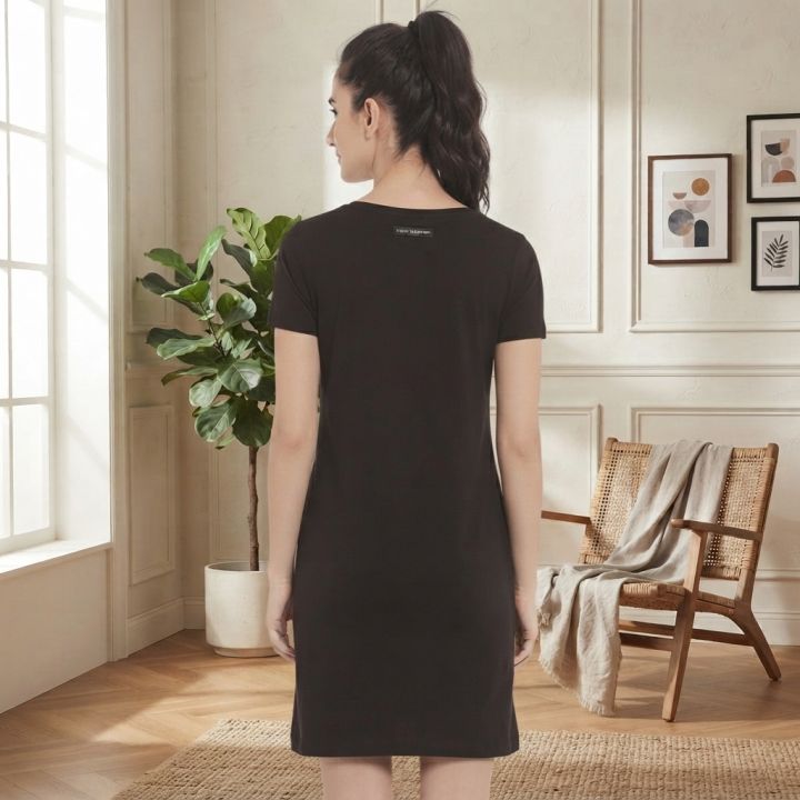 Cotton%20Stylish%20Long%20T-Shirt%20Comfortable%20Casual%20Everyday%20Top%20for%20Women%20Wardrobe%20Essential%20-%20Image%202