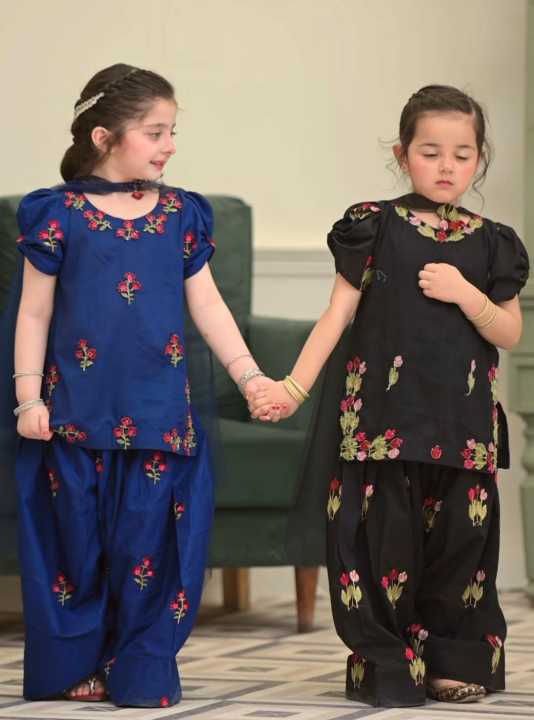 Kids%20*Maira%20B%20Stitched%20Embroidery%20Shirt%20&%20Farshi%20Shalwar%20&%20Dupatta%20Included*%0A*winter%20-%20Image%203