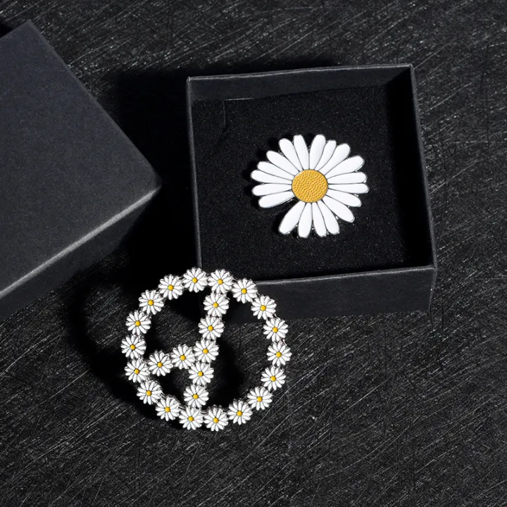 Fashion%20Brooches%20Daisy%20Enamel%20Pin%20Couples%20Custom%20Badges%20Clothes%20Backpack%20Jewelry%20Gift%20for%20Best%20Friends%20now%20I'm%20your%20daisy%20-%20Image%206