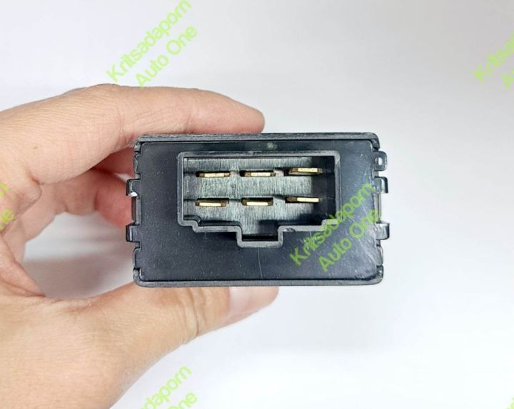 Turn%20signal%20relay/Hino%20mega%20turn%20signal%20light,%20Hino%20DECA,%20Isuzu%20NPR,%2024V%206%20Pin%20-%20Image%202