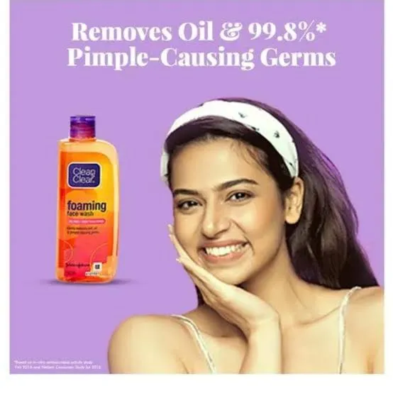 Clean%20&%20Clear%20Foaming%20Facewash%20for%20Oily%20Skin%20Brown%20240ml(india)%20-%20Image%203