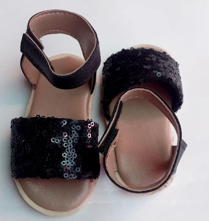 Black%20strap%20%20baby%20girls%20sandal%20-%20Image%205