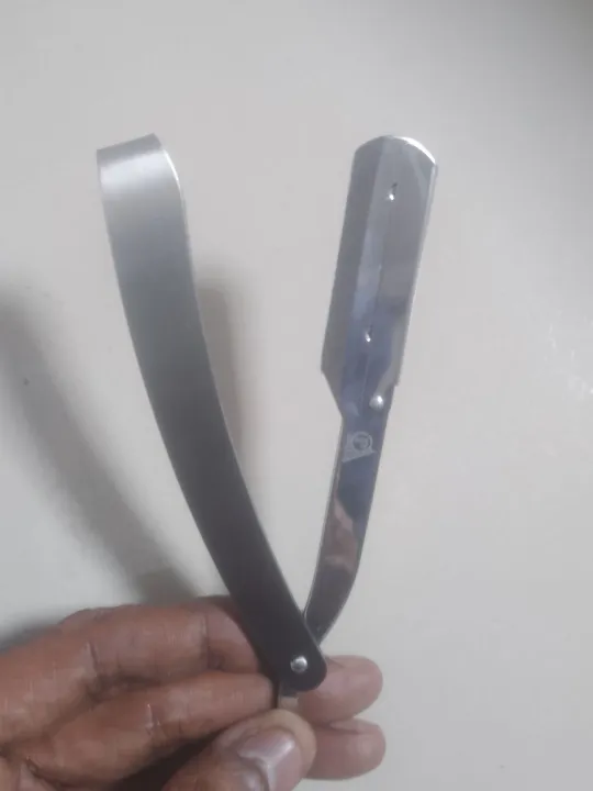 Shaving%20Razors%20For%20Men,%20Women%20Eyebrow%20razor,Stainless%20Steel%20blade%20razor,Made%20in%20Pakistan%E0%A5%A4%20-%20Image%205