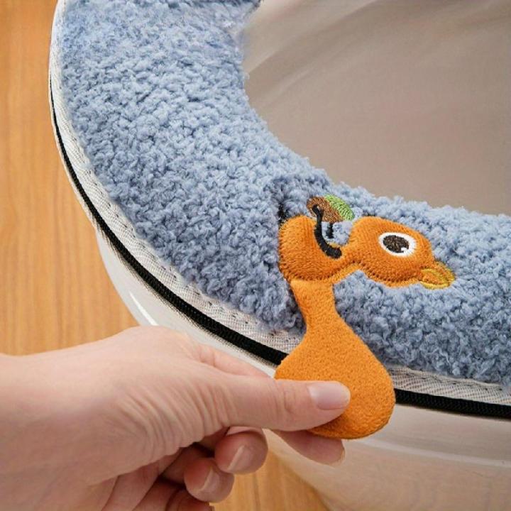 2pc/set%20Of%20Warm%20Toilet%20Seat%20Covers,%20Including%20Toilet%20Seat%20Cover%20And%20Toilet%20Lid%20Cover,%20Warm%20Soft%20Washable%20Closestool%20Seat%20Cushion%20-%20Image%204
