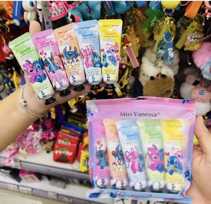 Pack%20of%203/2/1Miss%20Vanessa%20Cute%20Pet%20Hand%20Cream%20%E2%80%93%2024H%20Moisture%20Care,%20Soft%20&%20Smooth%20Hands,%20Non-Greasy,%20Cute%20Cartoon%20Design,%20Travel%20Size%20Lotion%20-%20Image%208