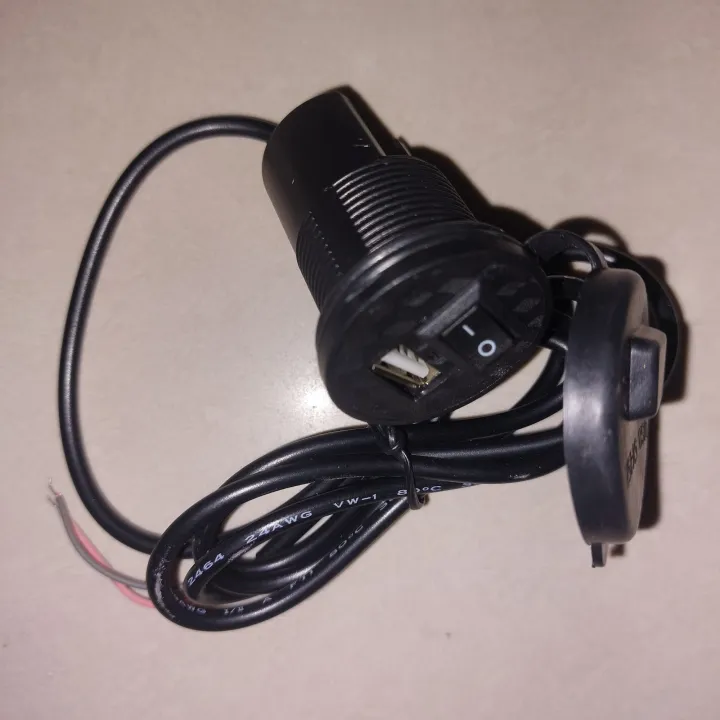 Waterproof%20USB%20Mobile%20Phone%20Charger%20For%20Two%20Wheeler%20-%20Image%203