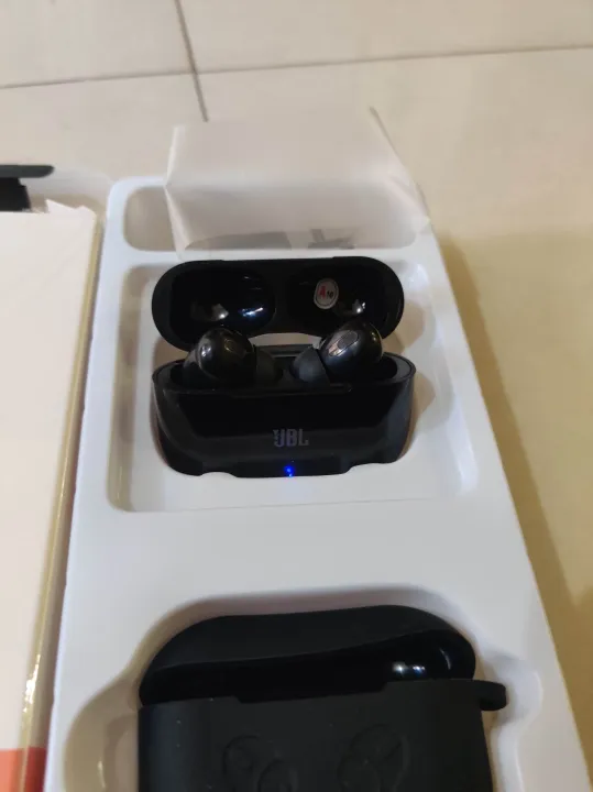 JBL%20Air%20R03%20Wireless%20Bluetooth%20AirPods%20Pro%20With%20Free%20Slicone%20Case%20With%20Key%20Tag%20(A%20Grade%20High%20Copy)%20-%20Image%207