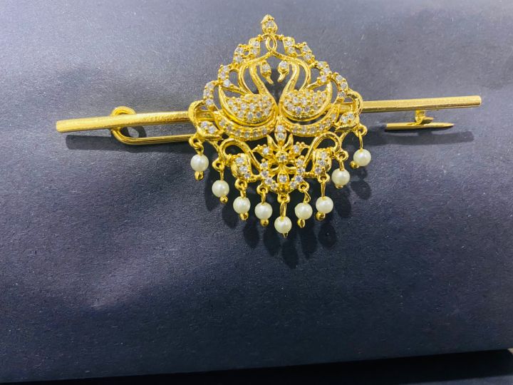 Gold%20plated%20kandyan%20(hansaputtu)%20Saree%20brooches%20with%20stones%20-%20Image%203
