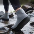 1 Pair Latex Waterproof Shoe Covers Anti-Slip Reusable for Outdoor Travel Rainy Day Unisex Overshoes Foot Protectors. 